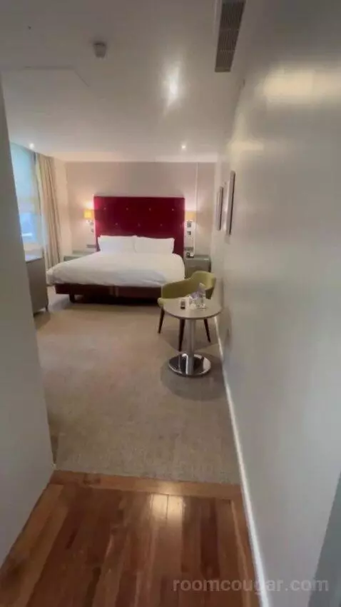 Standard Queen Room bed picture #2