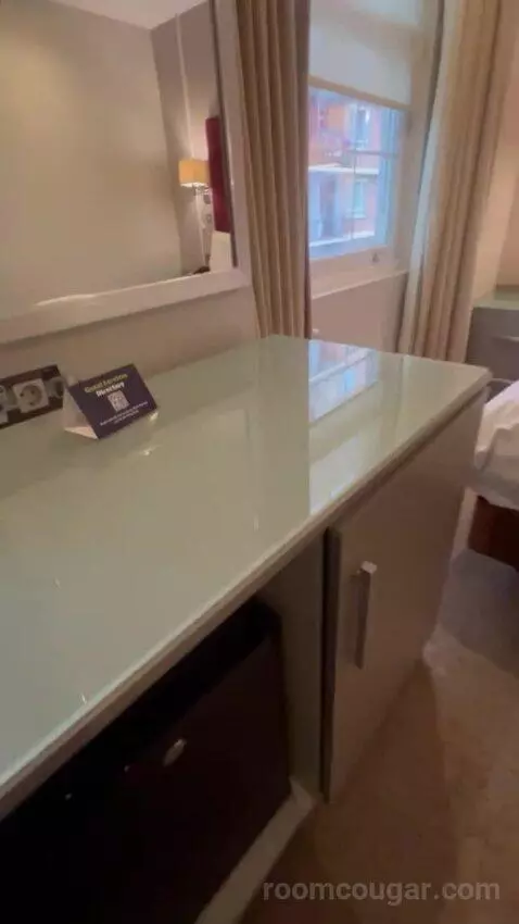 Standard Queen Room picture #12