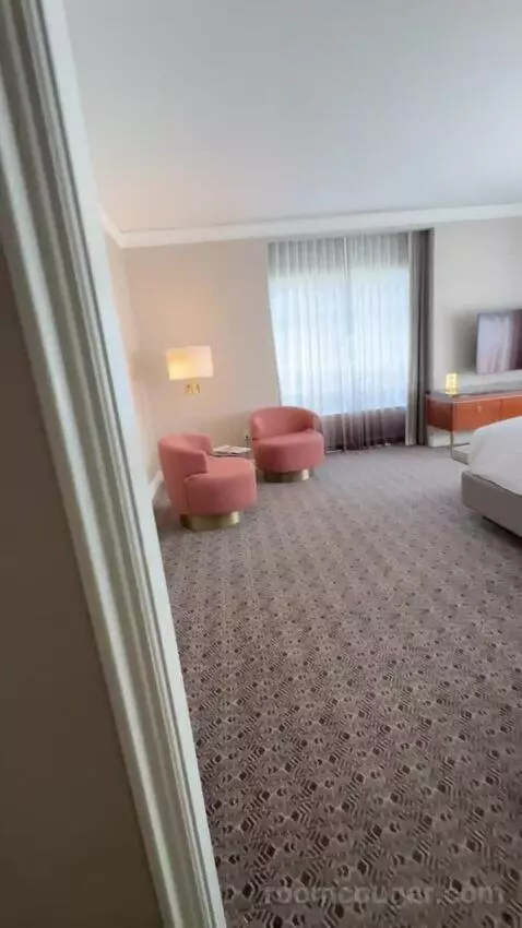 Uptown Suite bed picture #8