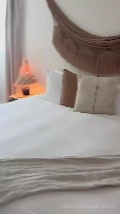 Deluxe King Room bed picture #7