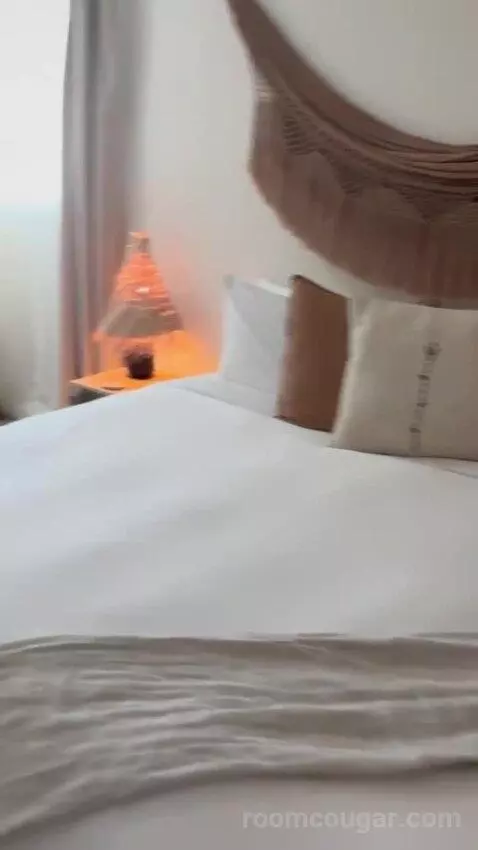 Deluxe King Room bed picture #8