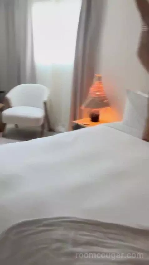 Deluxe King Room bed picture #12