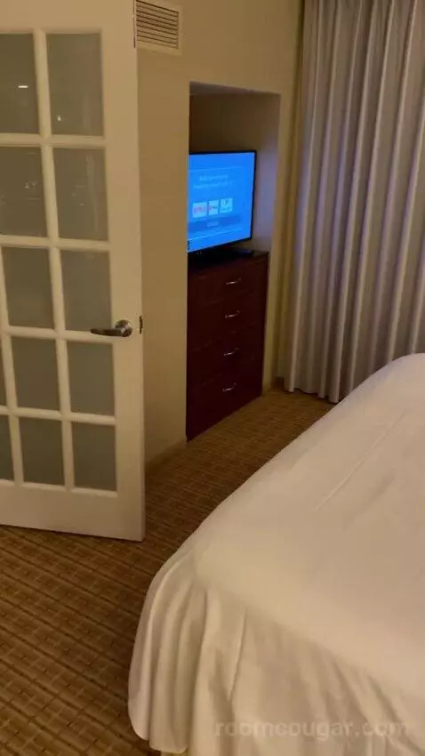 One-Bedroom King Suite with Sofa Bed and Balcony bed picture #11