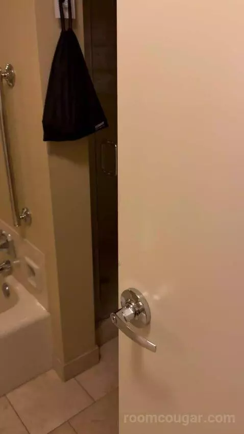One-Bedroom King Suite with Sofa Bed and Balcony bathroom picture #2