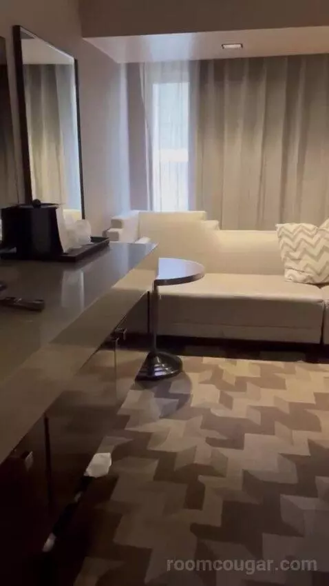 adventuringcam's review preview (Beverly Hills Marriott)