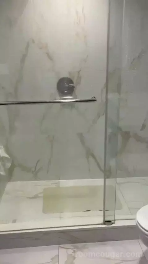King Room bathroom picture #4