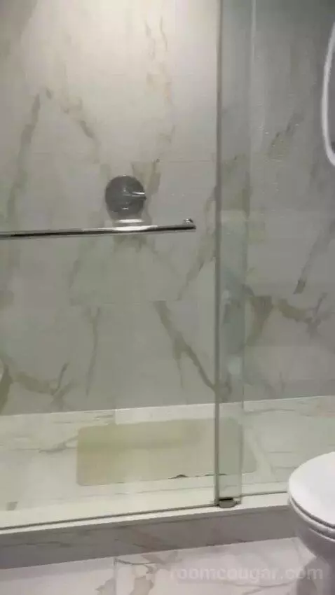 King Room bathroom picture #5