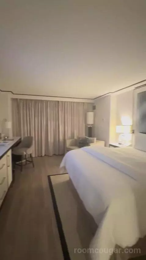 King Room with Ocean View and Balcony bed picture #5