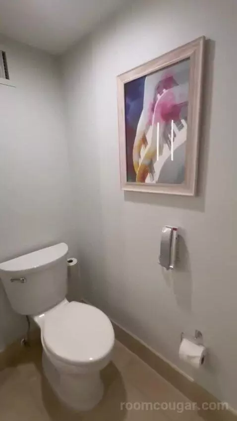 King Room with Ocean View and Balcony bathroom picture #4