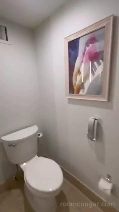 King Room with Ocean View and Balcony bathroom picture #5