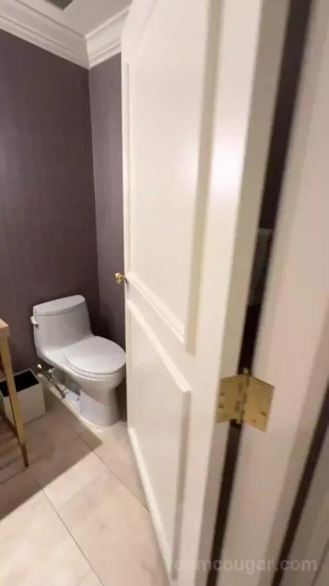 Mansion Suite bathroom picture #2