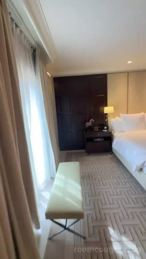 Turtle Creek Suite bed picture #1