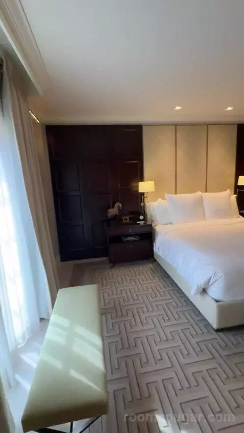 Turtle Creek Suite bed picture #4