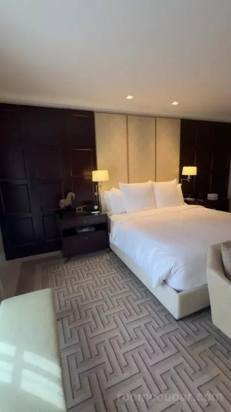 Turtle Creek Suite bed picture #8