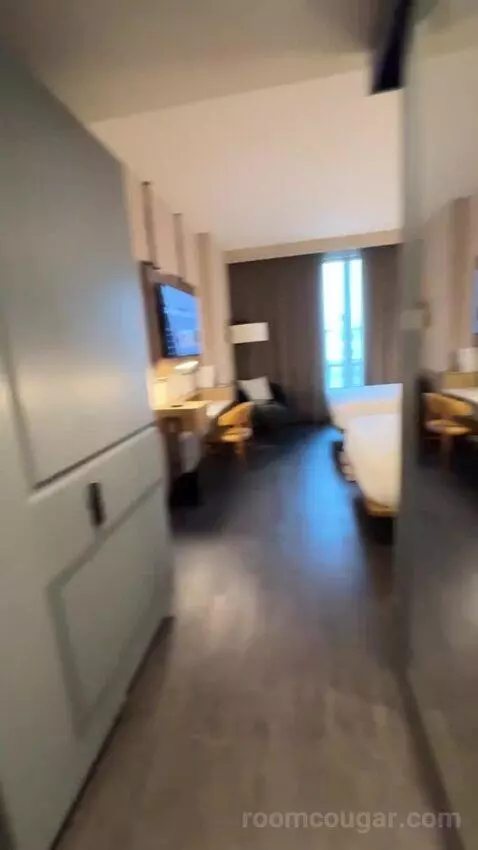 Standard Guest Room with 2 Queen, City View bed picture #1