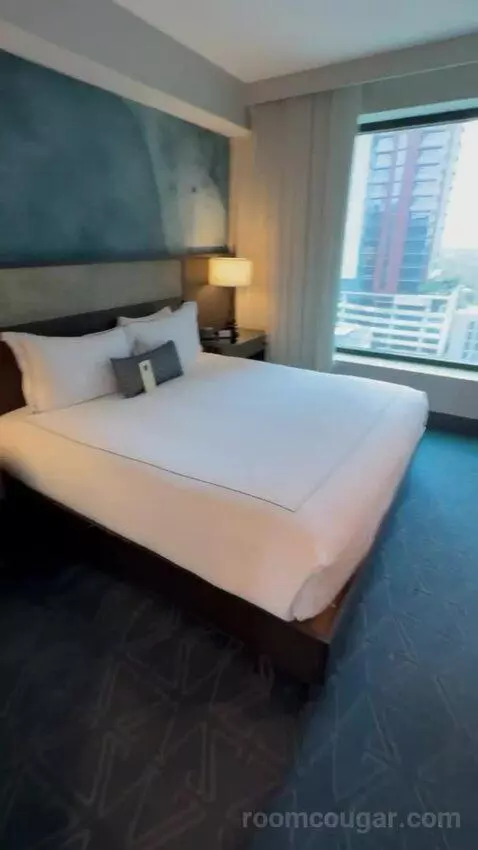 One-Bedroom Suite bed picture #2