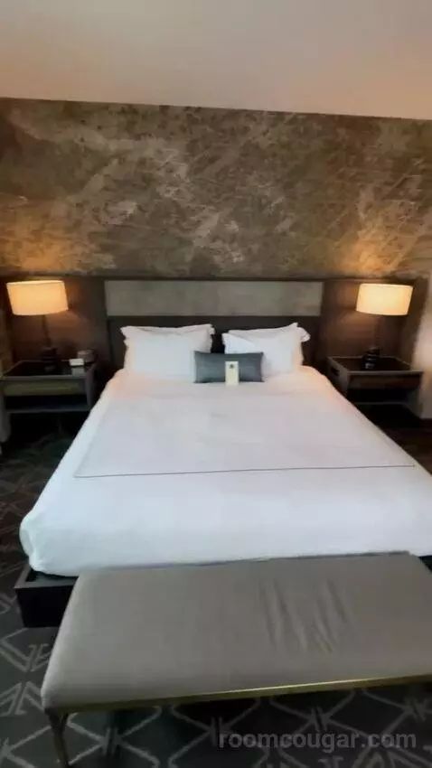 Junior Suite bed picture #7