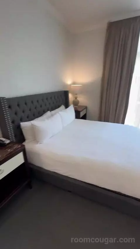 Premiere Pool View bed picture #6