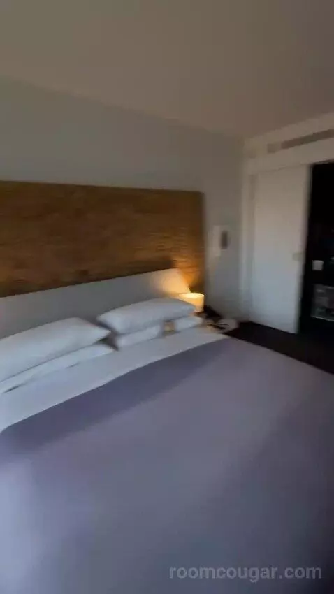 King Standard bed picture #12