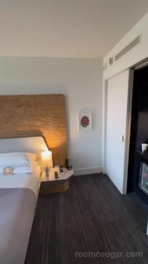 King Standard bed picture #7