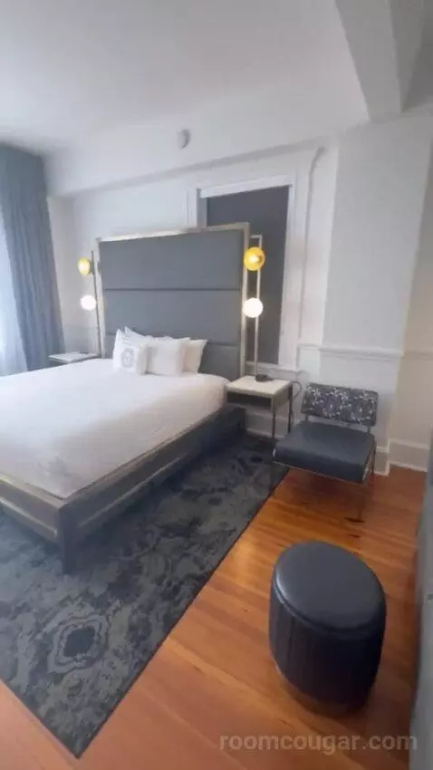 Junior Suite bed picture #1