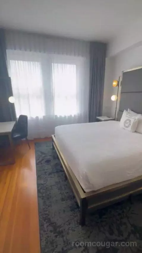 Junior Suite bed picture #6