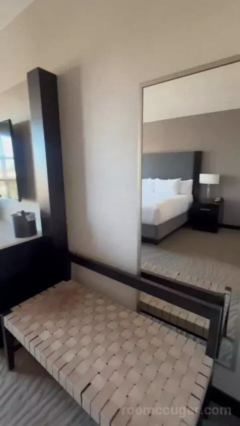 King Room bed picture #11
