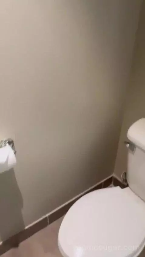 Standard Suite bathroom picture #6