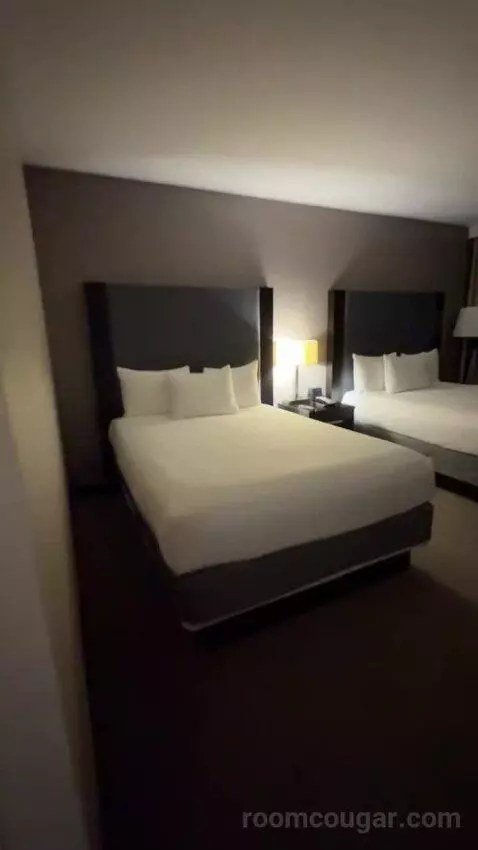 Corner Queen Room with Two Queen Beds bed picture #4