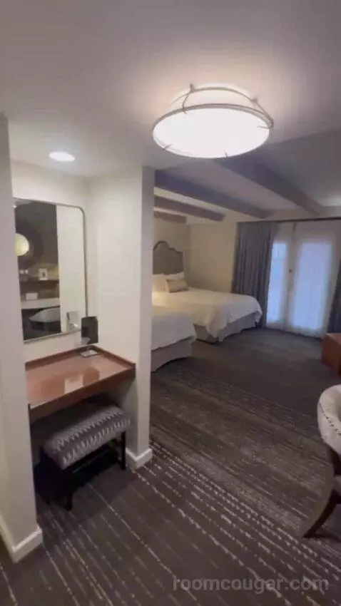 Deluxe Room with Two Double Beds bed picture #2