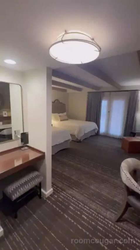 Deluxe Room with Two Double Beds bed picture #3