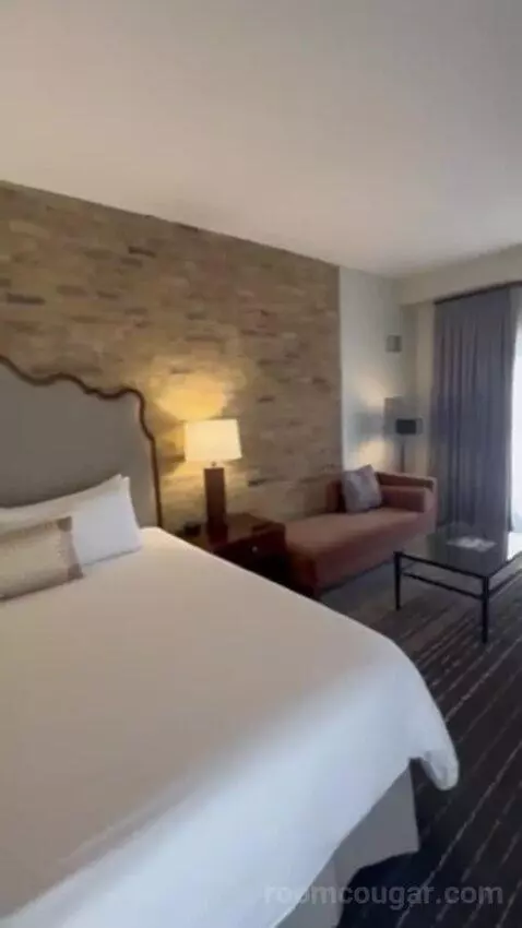 Navarro Suite - 1 King Bed bed picture #10