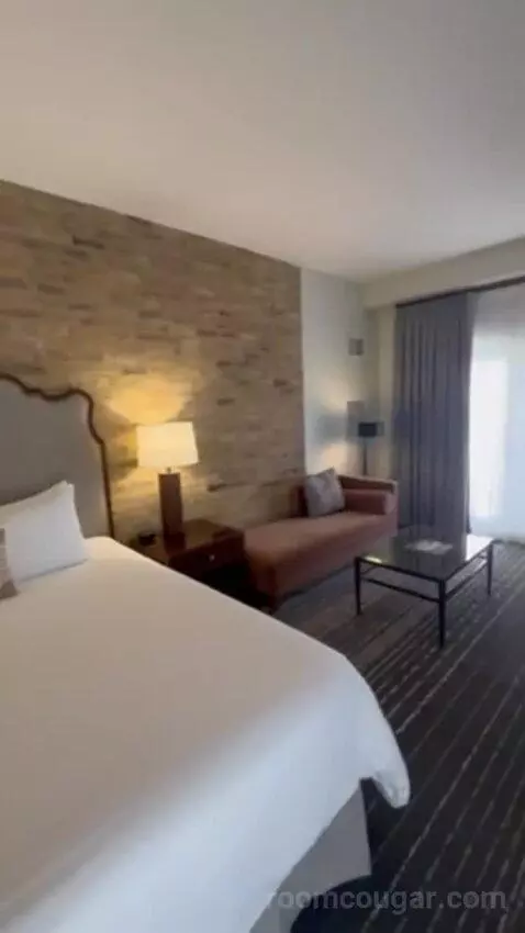 Navarro Suite - 1 King Bed bed picture #11