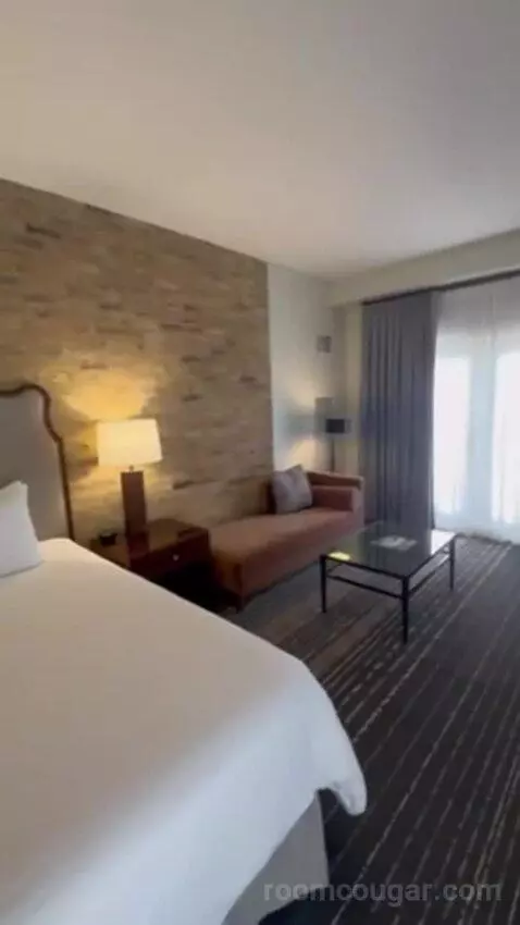Navarro Suite - 1 King Bed bed picture #12