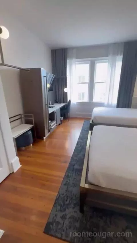 Queen Room with Two Queen Beds bed picture #3