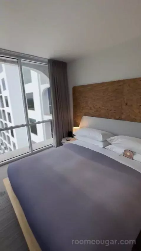 City View Suite bed picture #4