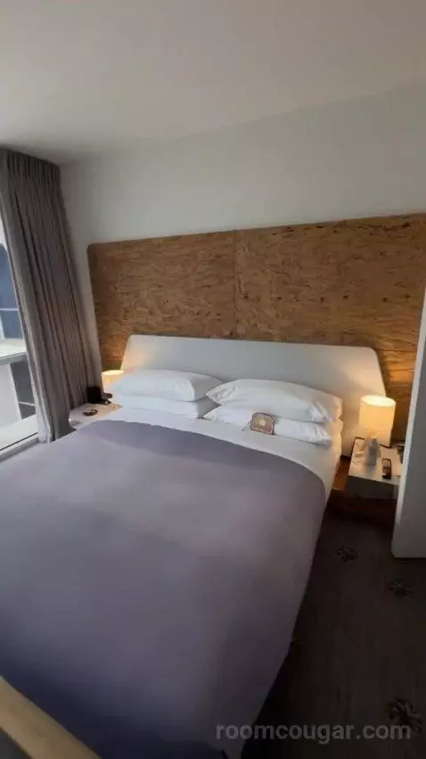 City View Suite bed picture #5