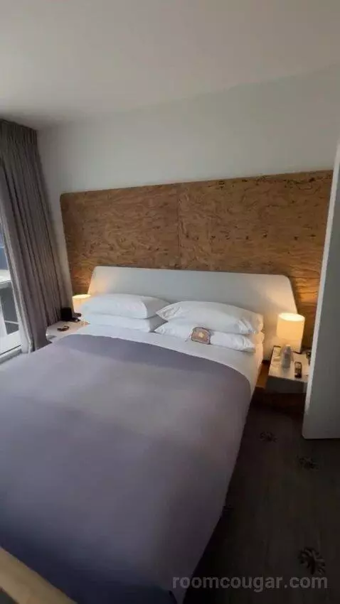 City View Suite bed picture #6