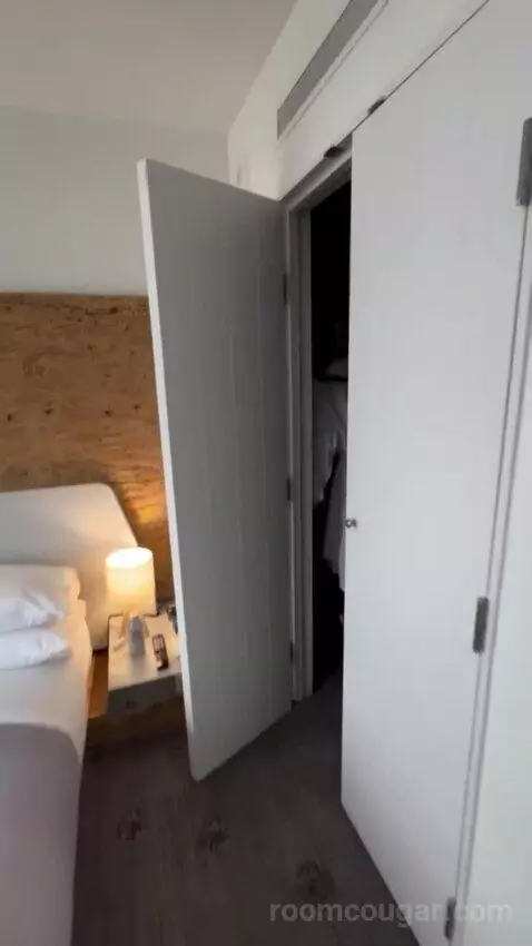 City View Suite bed picture #9