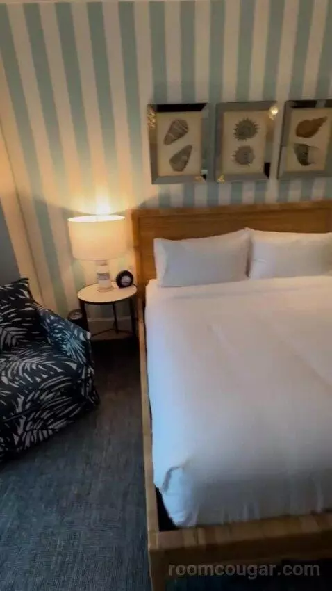 Magnificent Seven Seaside bed picture #8