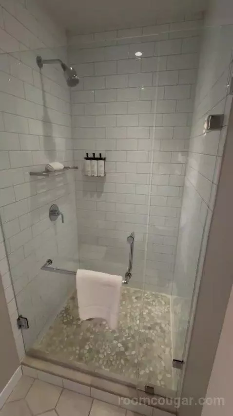 Magnificent Seven Seaside bathroom picture #12