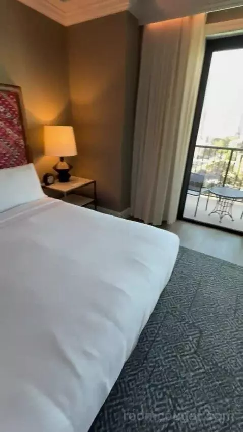 Balcony King bed picture #10