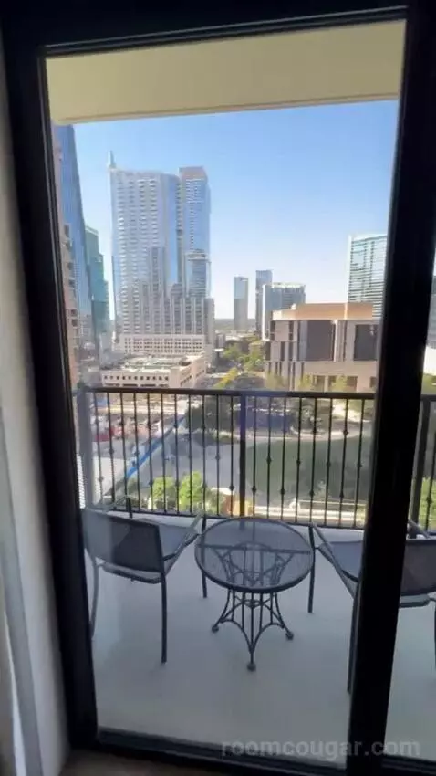 Balcony King view picture #3