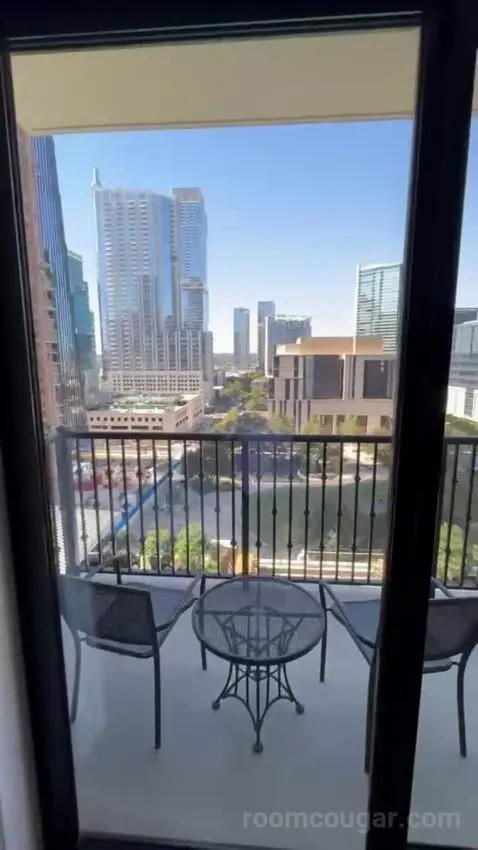 Balcony King view picture #4