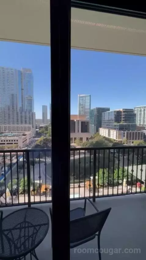 Balcony King view picture #9