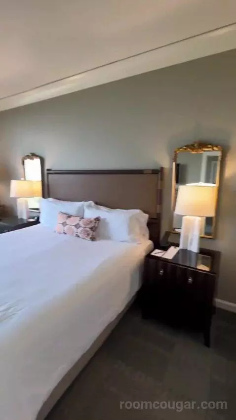 Signature Fairways Suite
 - 1 King Bed bed picture #3