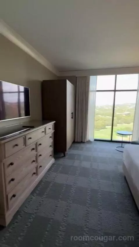 Signature Fairways Suite
 - 1 King Bed bed picture #7