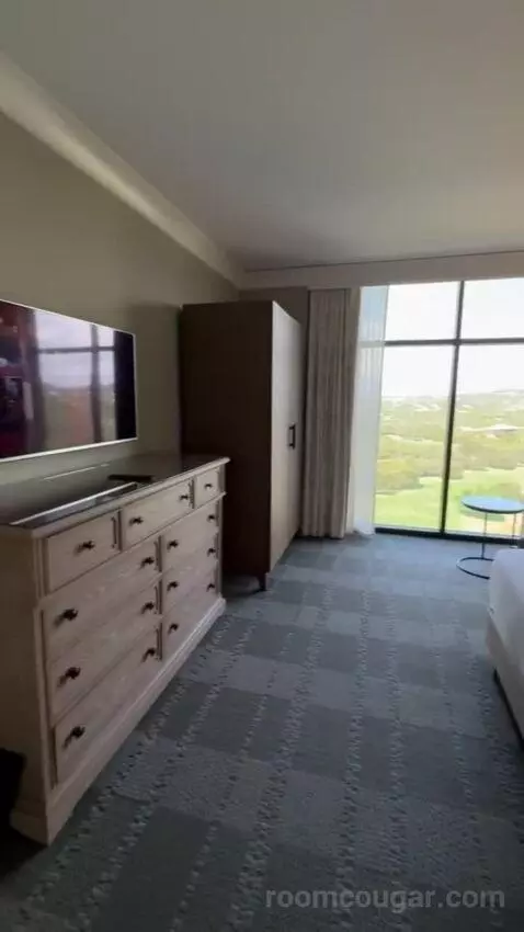 Signature Fairways Suite
 - 1 King Bed bed picture #8