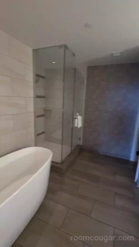Signature Fairways Suite
 - 1 King Bed bathroom picture #9