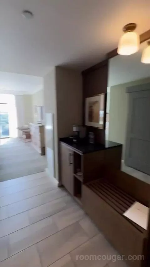 Deluxe Room, 2 Queen Beds bathroom picture #1